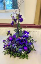Flower arranging led by Lynne Christmas 2023 - demonstration 2
